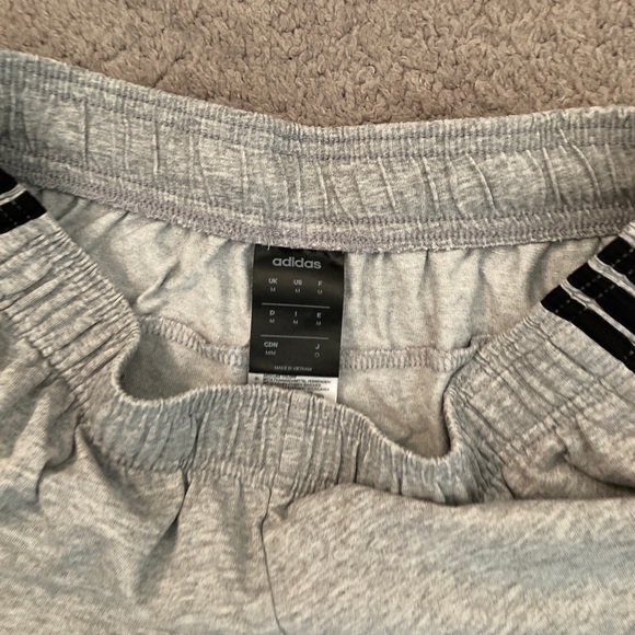 Adidas Mens shorts size medium - Picture 2 of 2